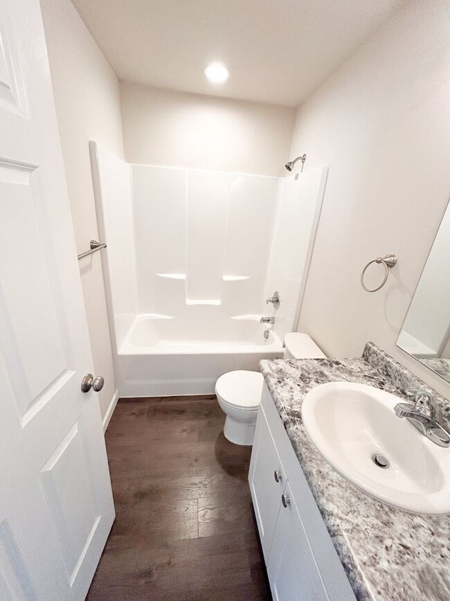 Building Photo - 3513 Chelsea St