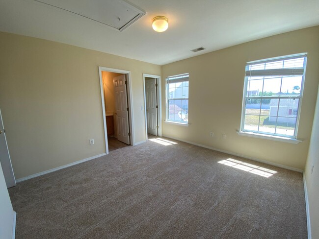 Building Photo - 2 bedroom 2.5 bath in Godley Park