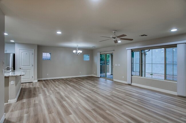 Building Photo - 2868 E Binner Dr