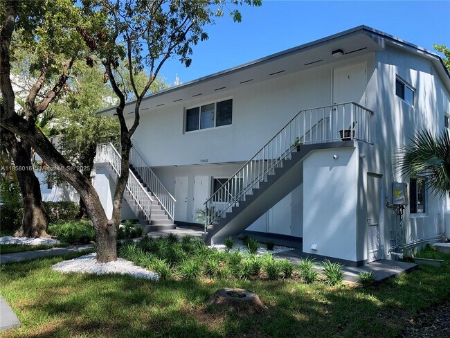 Primary Photo - 7843 NE 10th Ave