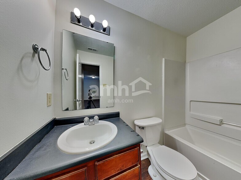 Building Photo - 6340 Foster Brook Dr