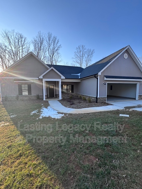 Building Photo - 2566 NC Hwy 801 S,