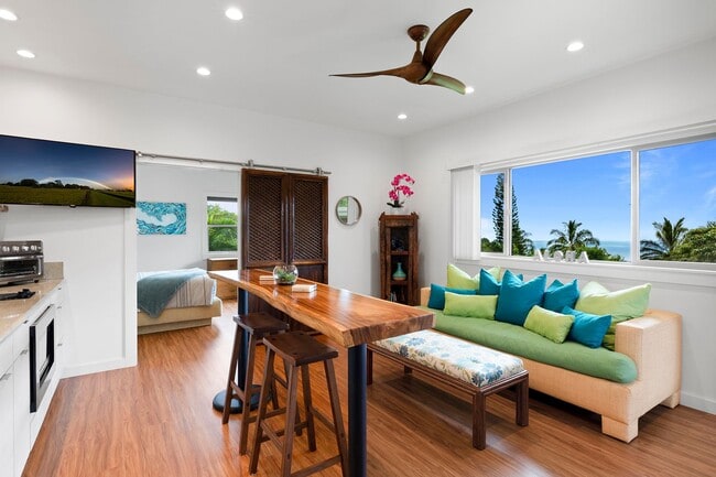 Building Photo - Secluded 1BD/1BA Cottage with Ocean Views