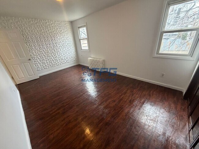 Building Photo - 540 Marshall St