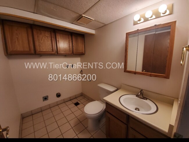 Building Photo - This property offers a NO DEPOSIT option a...