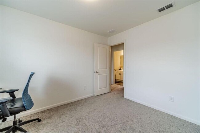 Building Photo - 222 Knightsbridge Ln