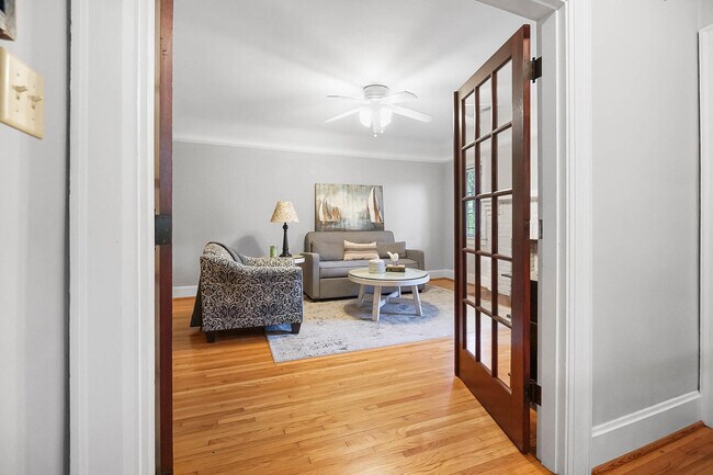 Building Photo - 511 Park Ave
