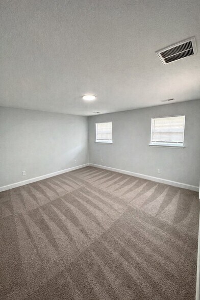 Building Photo - 802 Westwood Ave