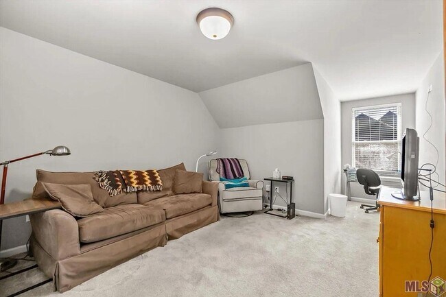 Building Photo - 8624 Arabella Ave