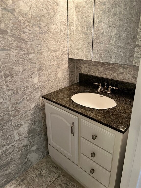 Building Photo - 404 Paradise Rd