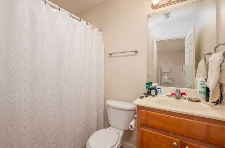 Building Photo - 127 Darby Way