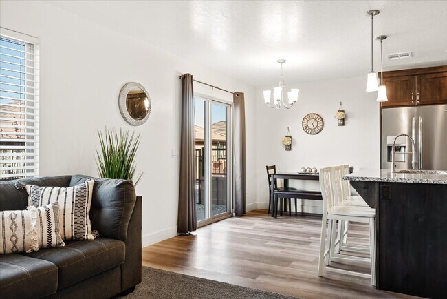 Building Photo - "Spacious 4-Bedroom Townhouse Retreat on S...