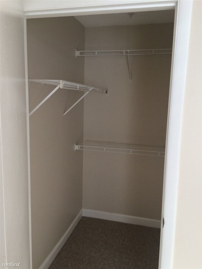 Building Photo - 1410 Collegiate Cir