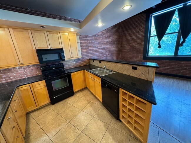 Building Photo - Beautiful Loft in Downtown Springfield