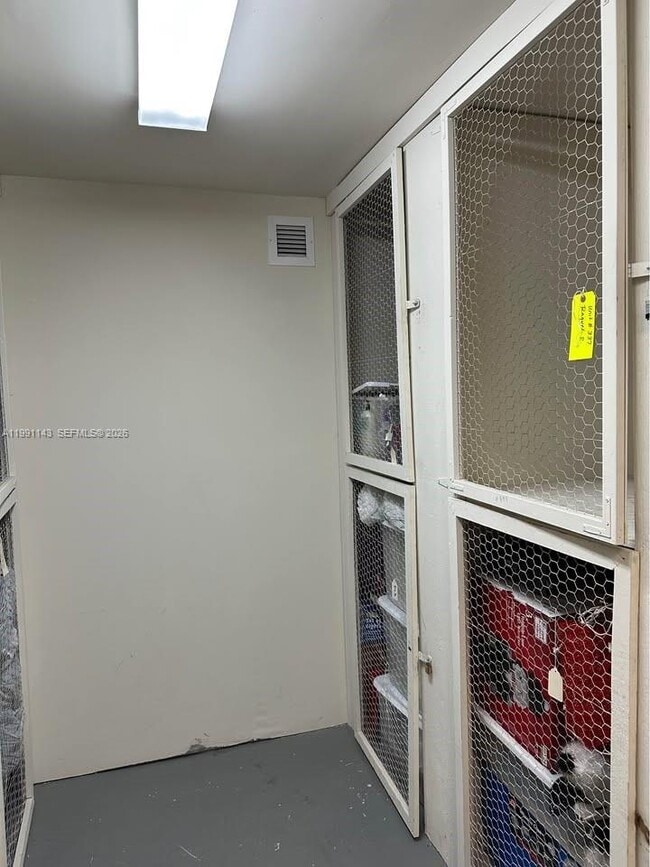 Building Photo - 151 NE 16th Ave