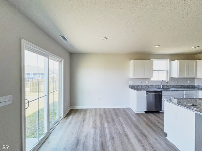 Building Photo - 1724 Plum Brook Dr