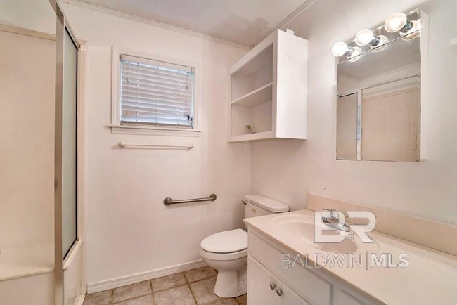 Building Photo - 359 Wisteria St