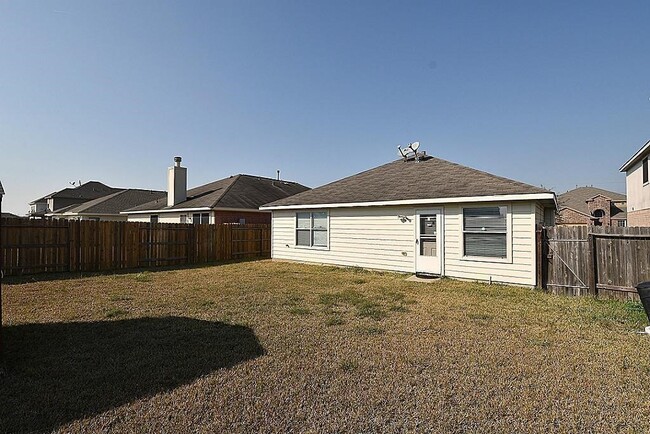 Building Photo - 3838 St Simon Manor Dr