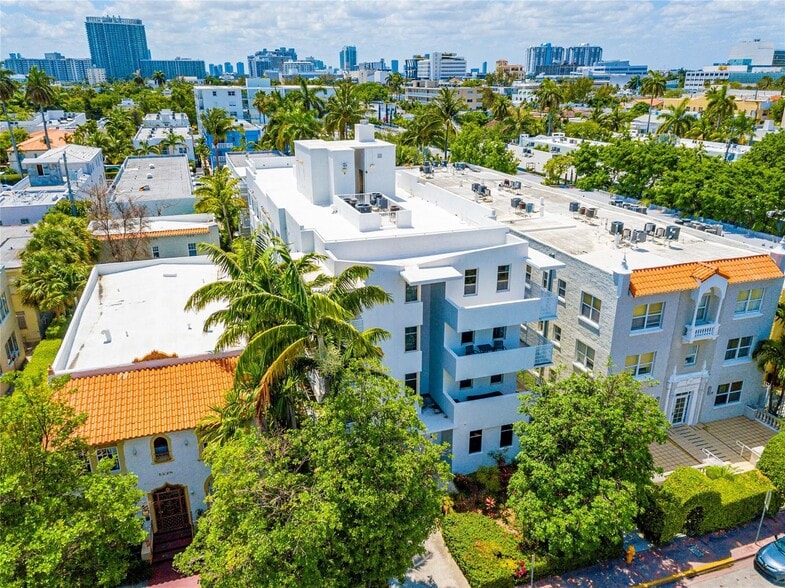 Building Photo - 1532 Drexel Ave