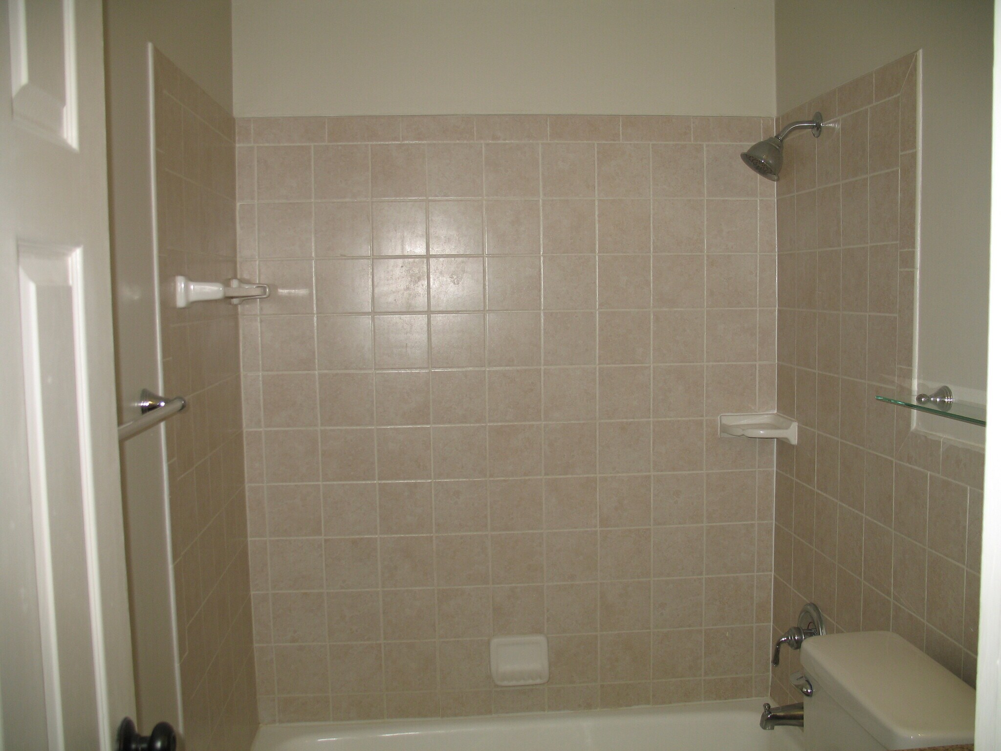 Building Photo - 611 Calais Dr