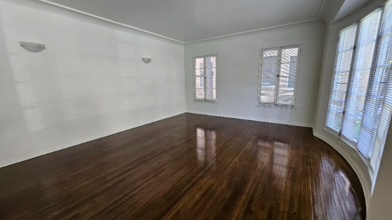 Building Photo - 118 N Gale Dr