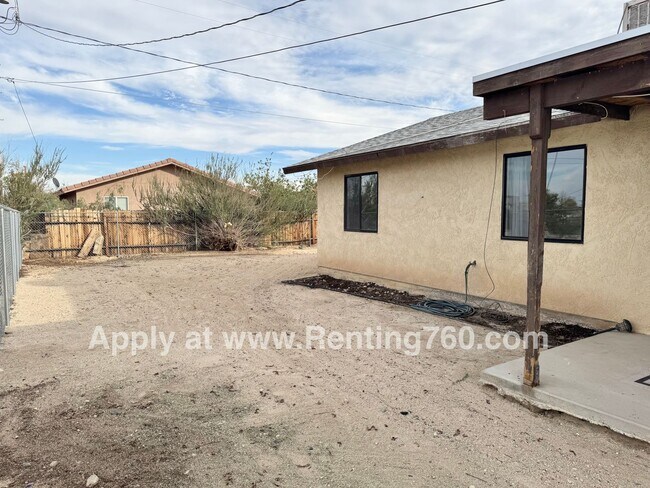 Building Photo - Comfortable 3 Bed 2 Bath Home