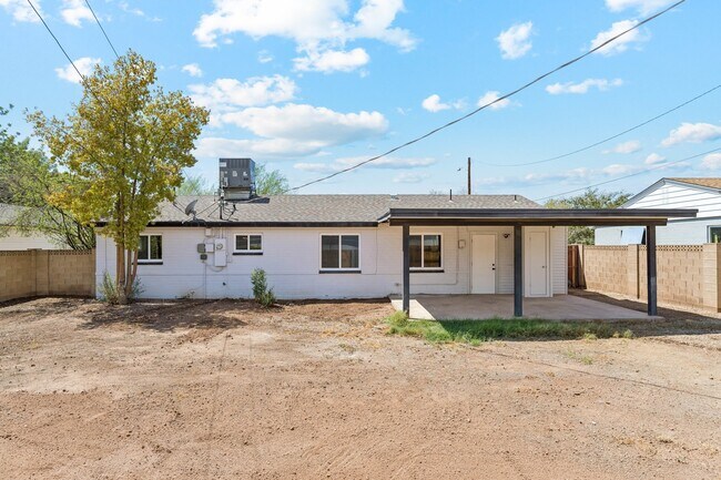 Building Photo - 4737 N 13th Ave