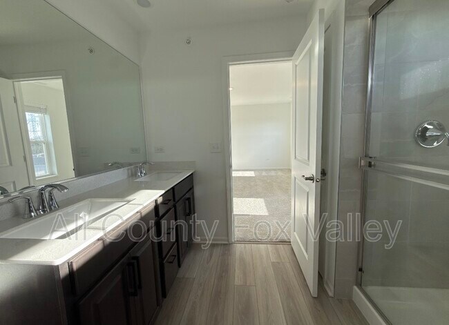 Building Photo - 1135 White Oak Cir