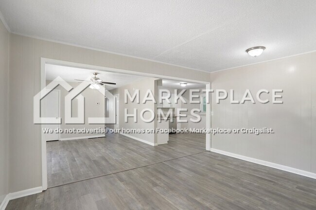 Building Photo - 8206 Huntington Dr