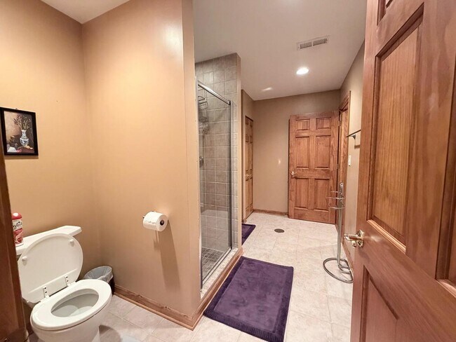 Building Photo - 3823 Sunburst Ln