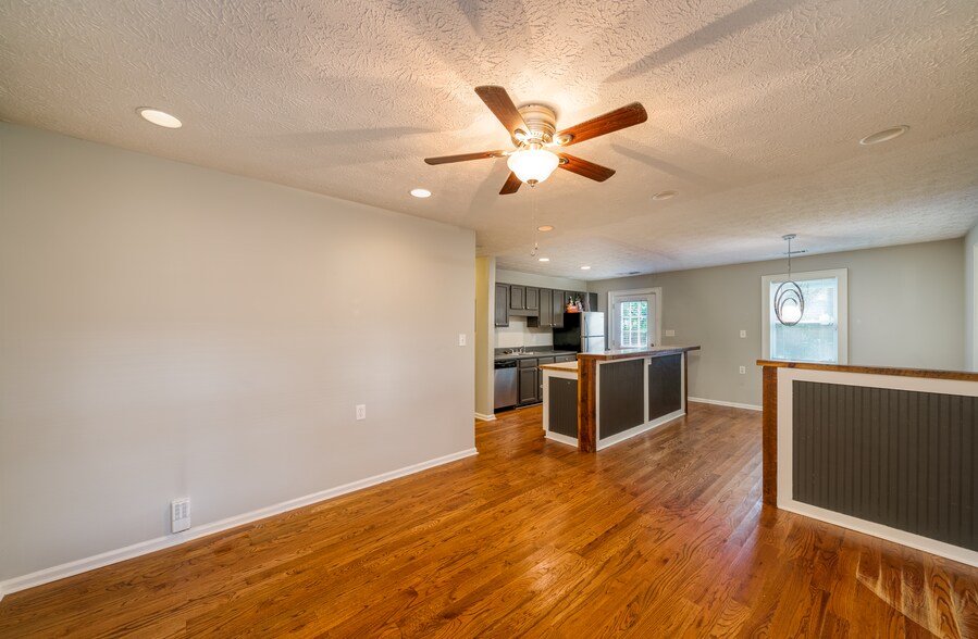 Building Photo - 880 Kirkwood Ave SE