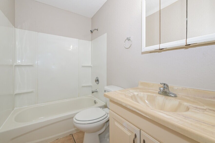 Building Photo - 7926 Pipit Ave