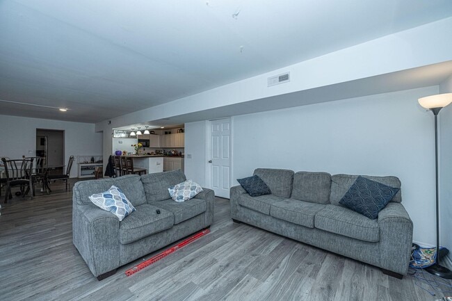 Building Photo - Condo