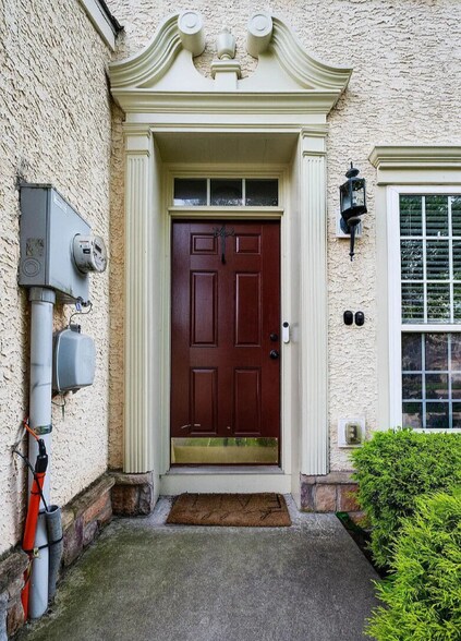 Primary Photo - 62 Brookview Ln