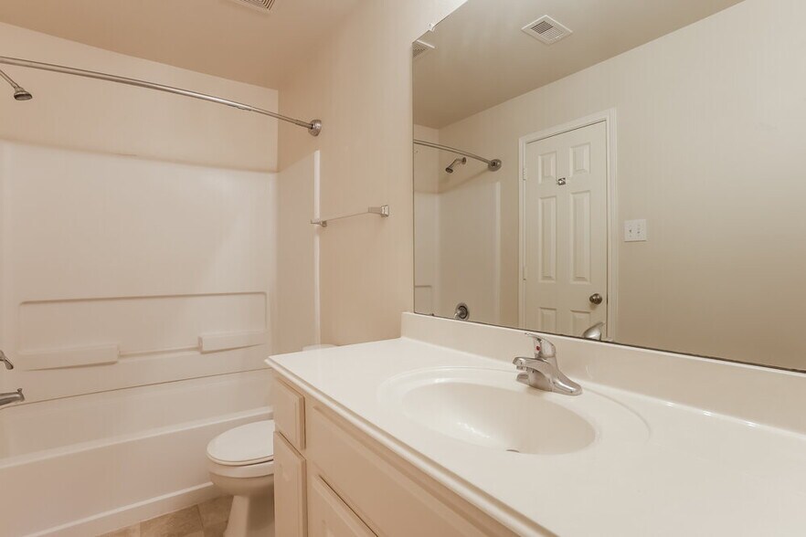 Building Photo - 4410 Thistle Pond Ct