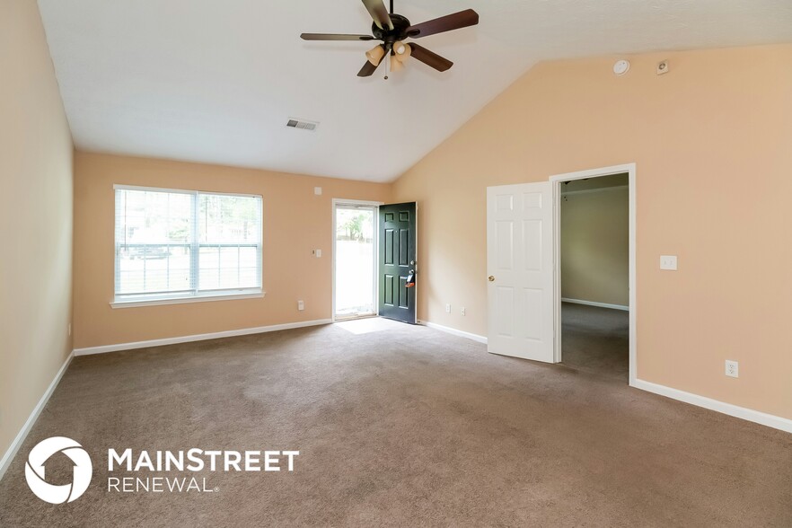 Building Photo - 685 Nassau St