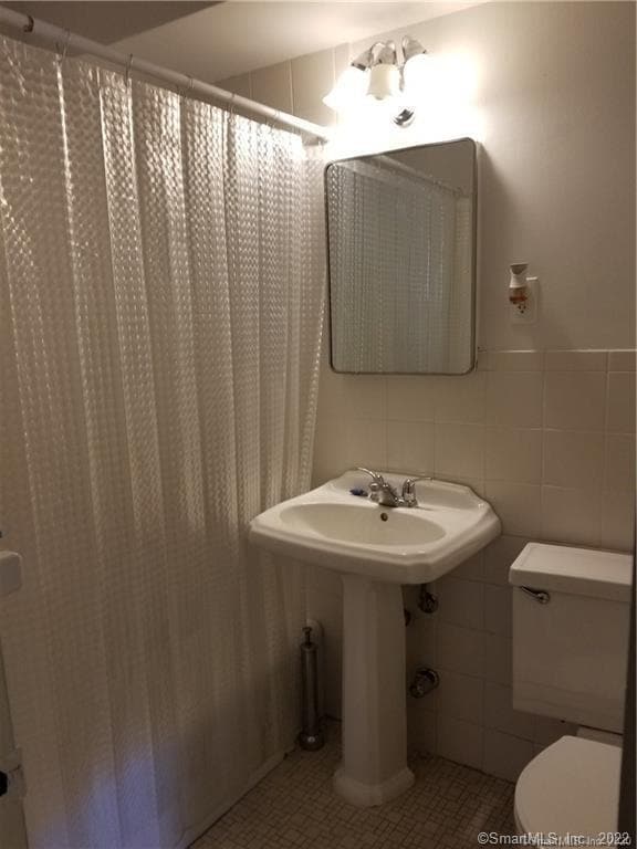 Building Photo - 91 Strawberry Hill Ave