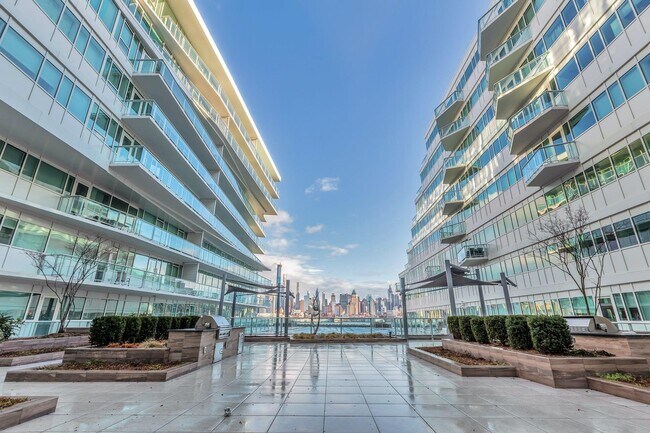 Building Photo - 800 Ave at Port Imperial Blvd