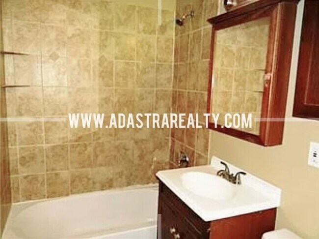 Building Photo - Affordable 3 Bedroom Ranch Home w/Finished Basement in KCMO-Available in AUGUST!!