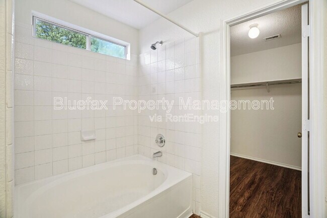 Building Photo - 9939 Bermuda Palm
