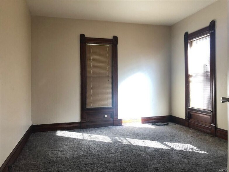 Building Photo - 18 Woodruff St