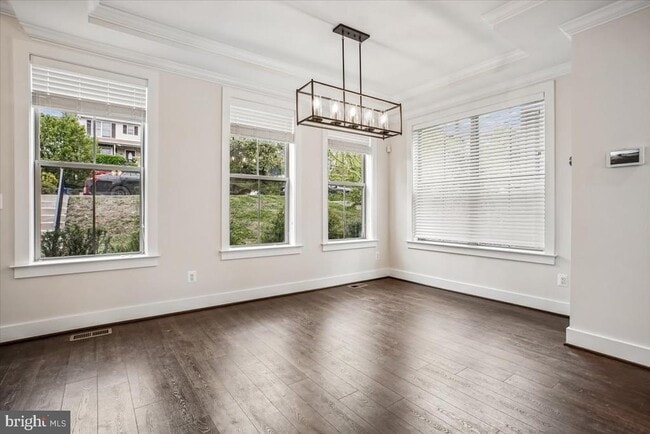 Building Photo - 3016 20th St S