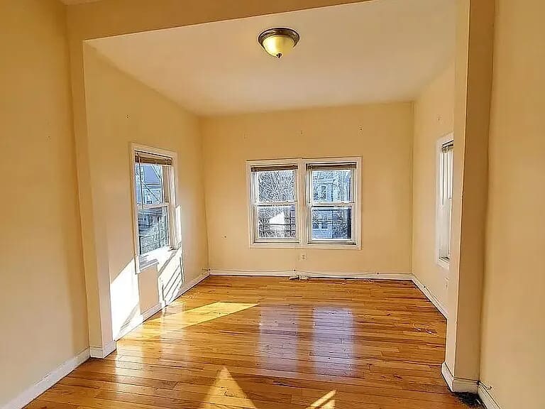 Building Photo - 853 S 15th St