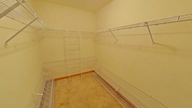 Building Photo - 151 Spring Valley Dr