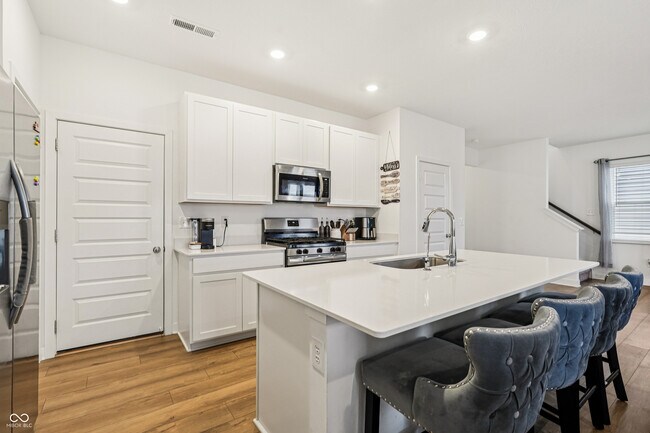 Building Photo - 4544 Nokes Pl