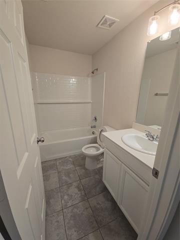 Building Photo - 1431 Lumberton Dr