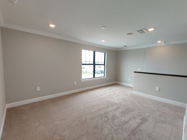 Building Photo - 6211 Baywood Ct