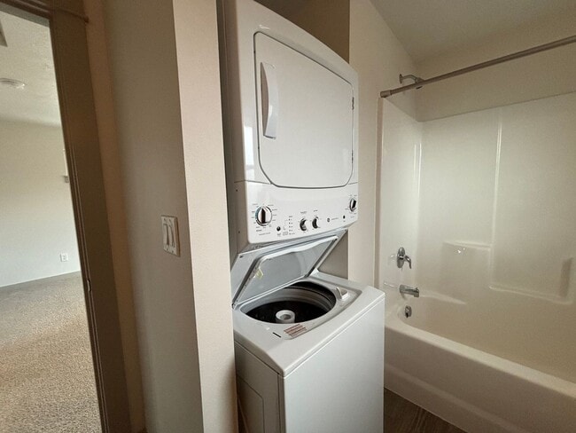 Building Photo - 1 Bed/1 Bath ADU on Bend's Eastside - Cessna Drive