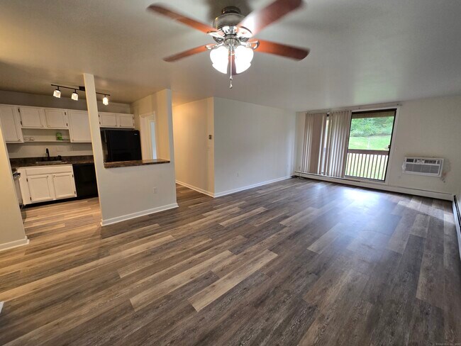 Building Photo - 1209 Cromwell Hills Dr