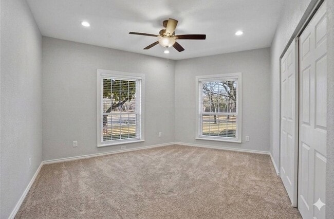 Building Photo - 4301 Bellaire Dr S